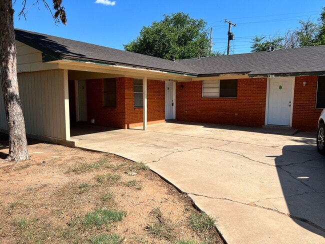 Building Photo - LZ 1905 66th Street