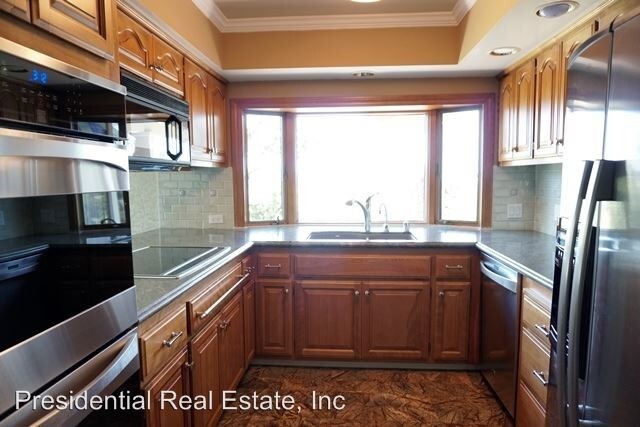 Building Photo - 21206 Sarahills Dr