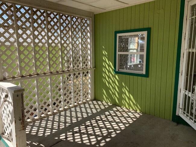 Building Photo - 2202 Draper Rd