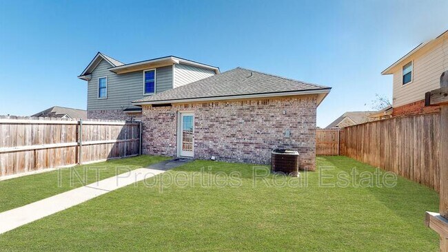 Building Photo - 3867 Oldenburg Ln