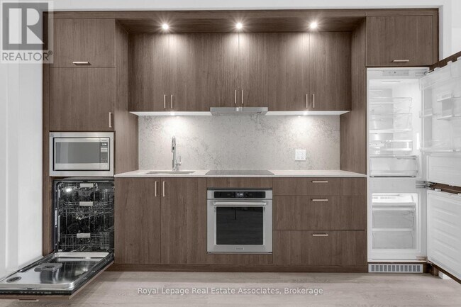 Photo du bâtiment - 259 The Kingsway