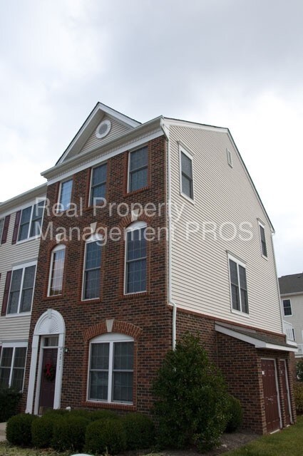 Building Photo - 42811 Smallwood Ter