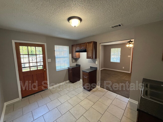 Building Photo - 3651 Edgefield Dr