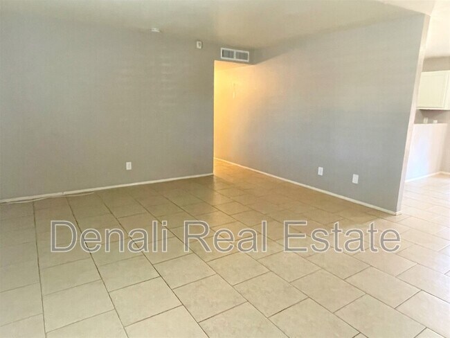 Foto del edificio - 4718 S Almond St