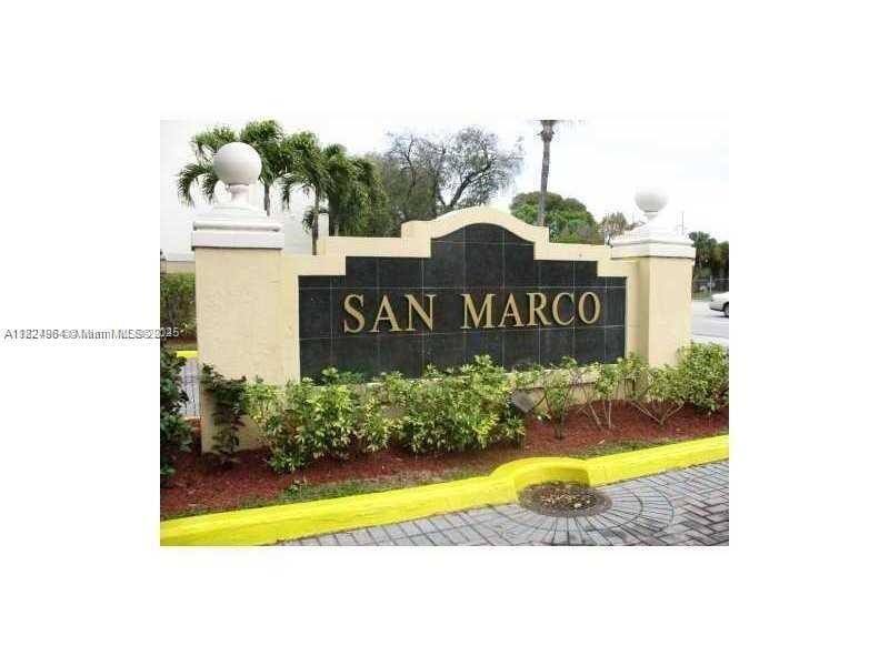Primary Photo - 8810 Fontainebleau Blvd
