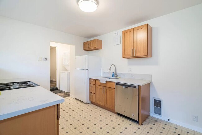 Foto del edificio - 1120 SW Broadway Dr