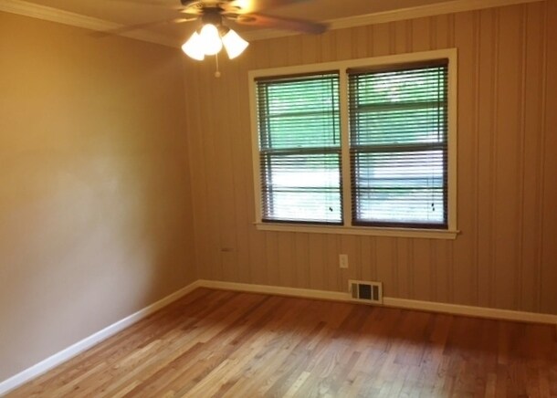Foto del edificio - Gorgeous Toco Hills 3 Bedroom, Hardwood Fl...