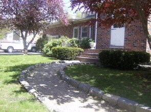 Building Photo - 34 Pond St