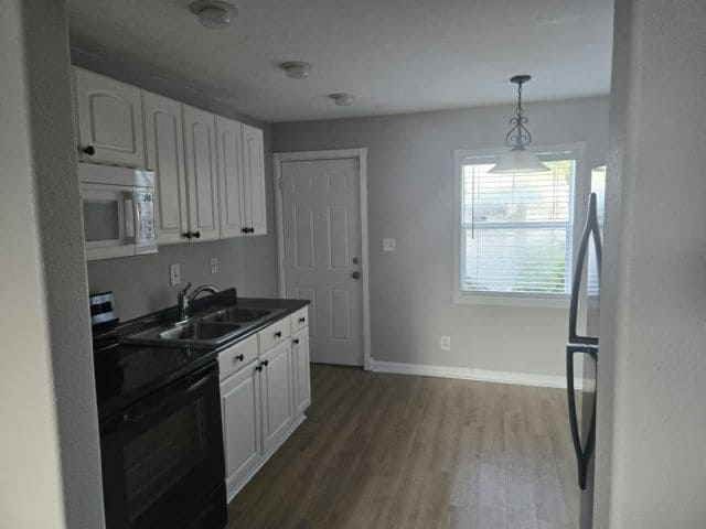 Building Photo - 4791 SW 82nd Ave