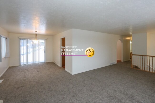 Foto del edificio - 4 Bedroom Cottonwood Heights Home