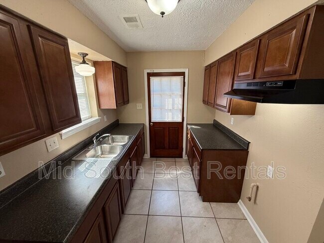 Foto del edificio - 5332 Cedar Bluff Dr