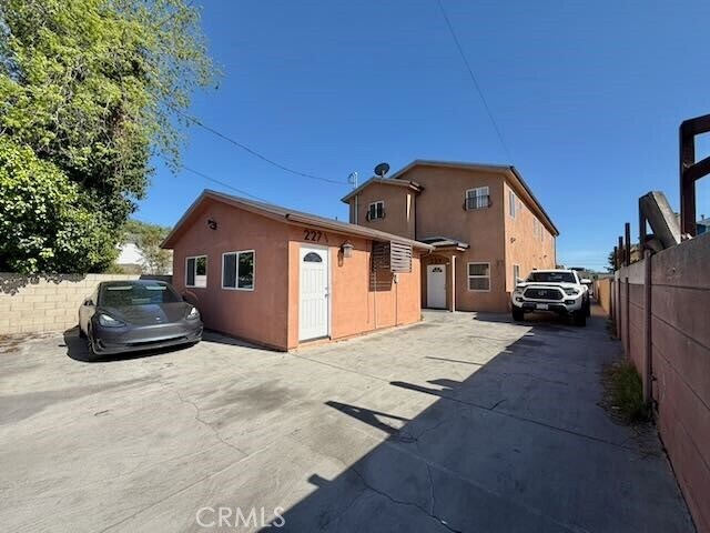 Foto del edificio - 227 E 84th St