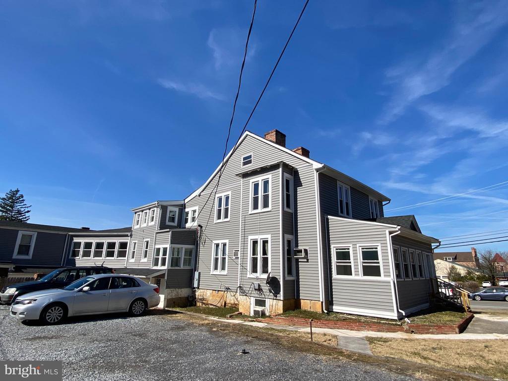Primary Photo - 202 S Samuel St