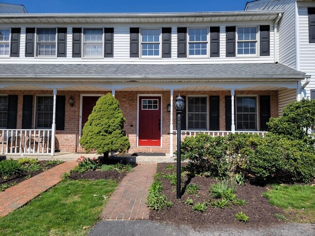 Building Photo - 77 Brookfield Rd