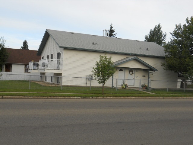 Building Photo - 10104-10107 107 Ave