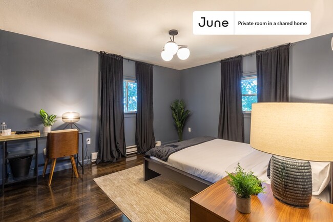 Foto del edificio - Private bedroom in 6 bed/4 bath Home