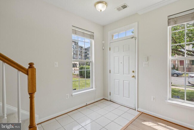 Foto del edificio - 15503 John Diskin Cir