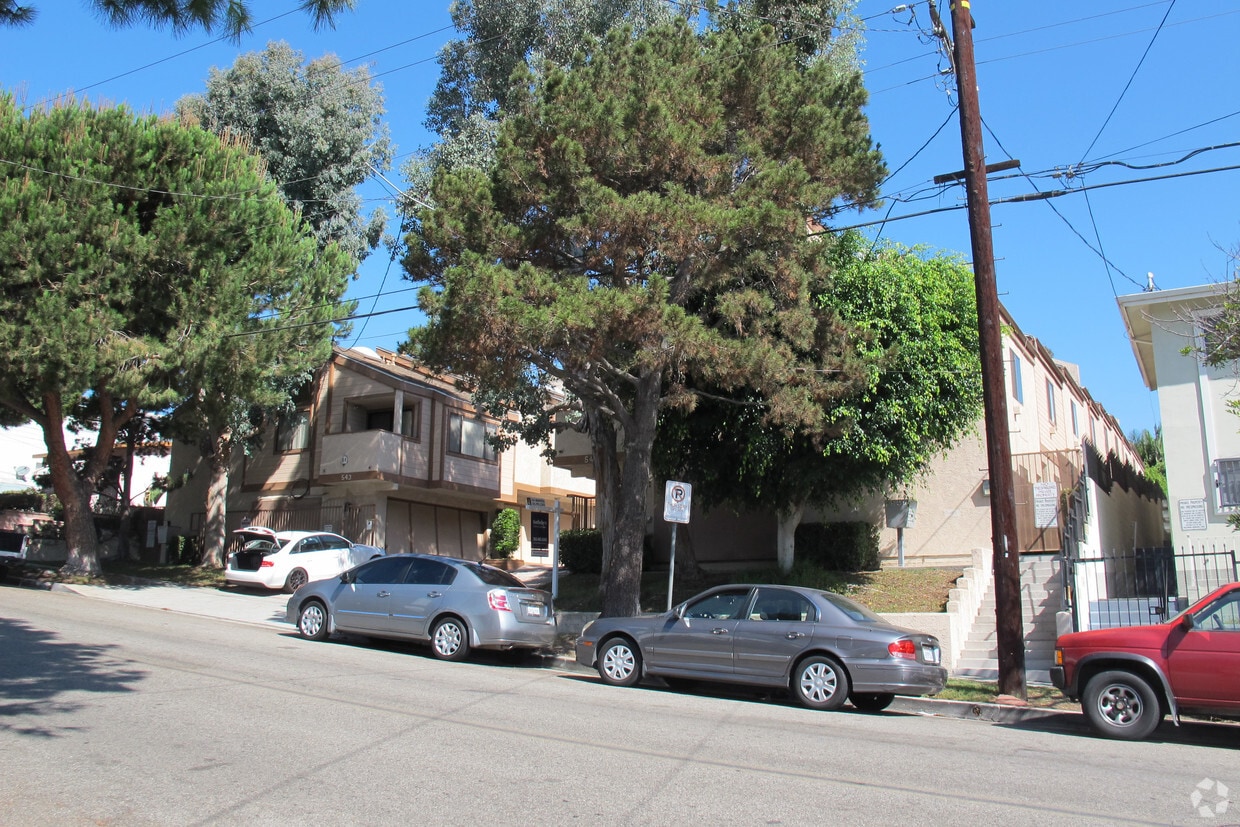 Building Photo - 543 E Hazel St
