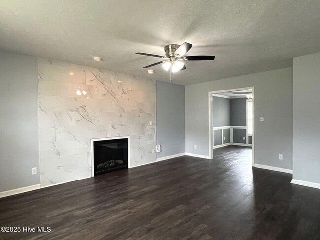 Foto del edificio - 1508 Thoroughbred Trail