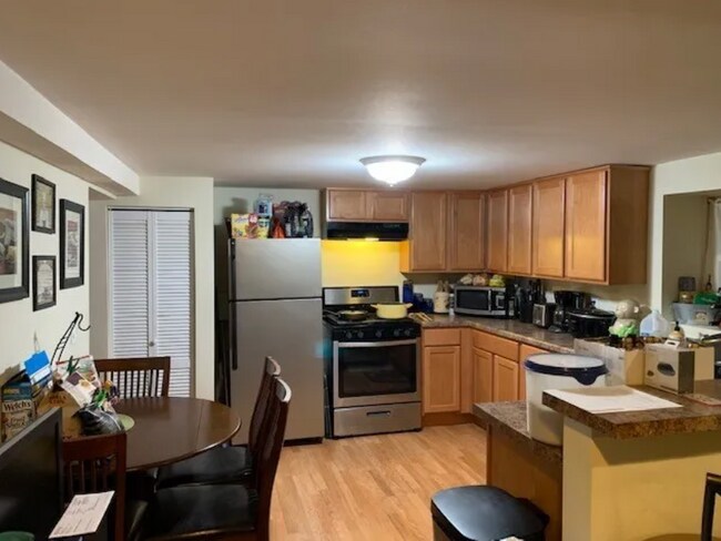 Foto del edificio - 3647 N Newland Ave