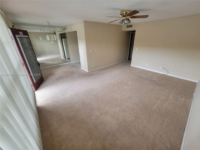 Foto del edificio - 801 SW 133rd Terrace