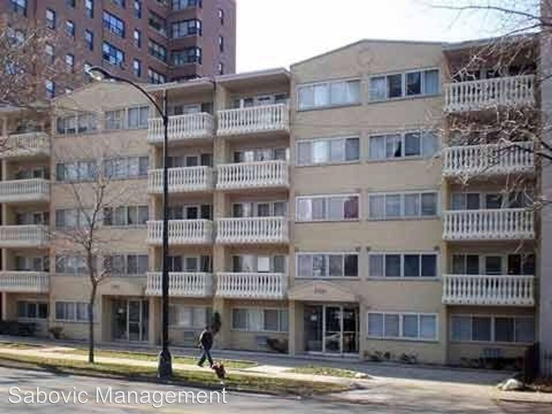 Primary Photo - 5900 N Sheridan Rd