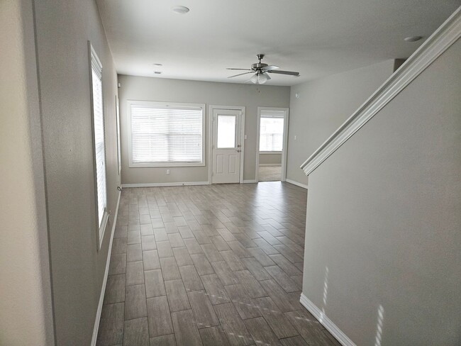 Foto del edificio - Townhome in Chaffee Crossing. **ASK ABOUT ...