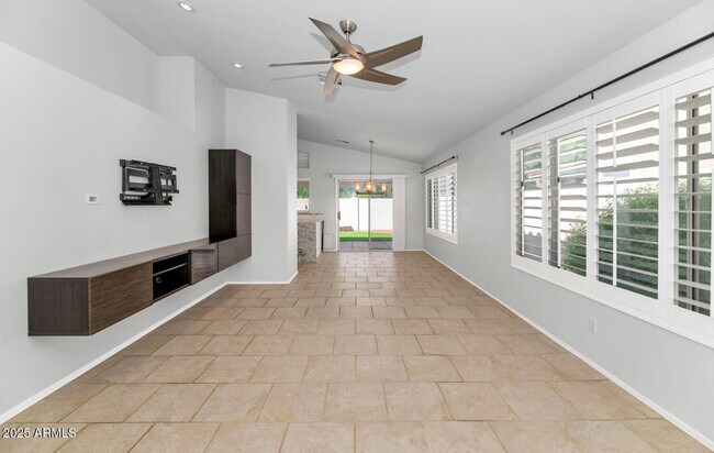 Foto del edificio - 18624 N 39th St