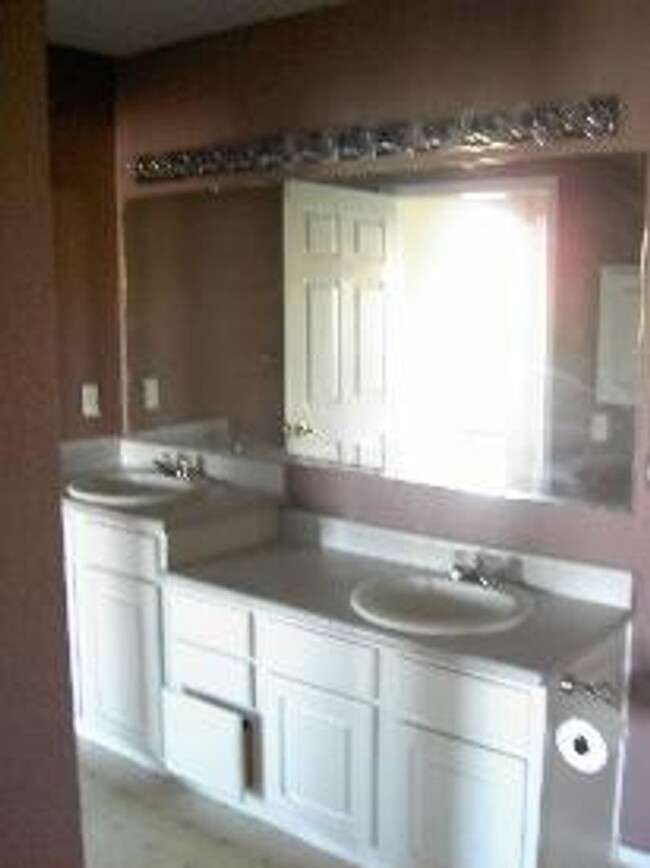 Foto del edificio - Saddlebrooke Condo with Views of the Pond ...