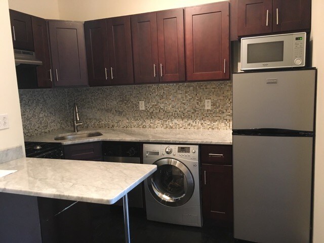 Foto principal - 555 E 12th St