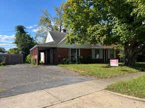 Building Photo - 367 Sewanee Ave