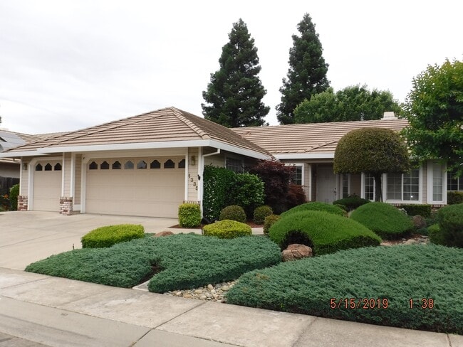 Building Photo - 1335 Meadowlark Way