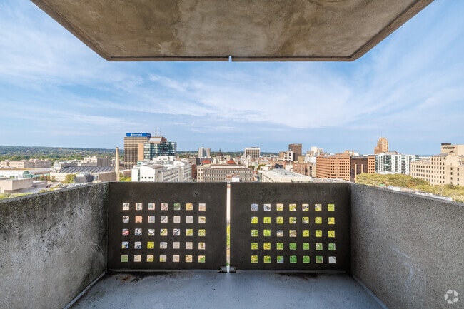 2BR, 1BA - 1,300SF - Balcony - Jefferson Tower