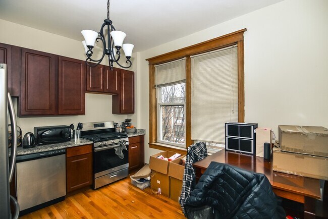 Foto del edificio - 852 N Leavitt