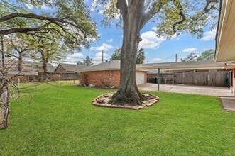 Building Photo - 6327 Wynnwood Ln