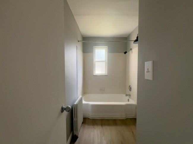 Foto del edificio - 10306 Shaker Blvd