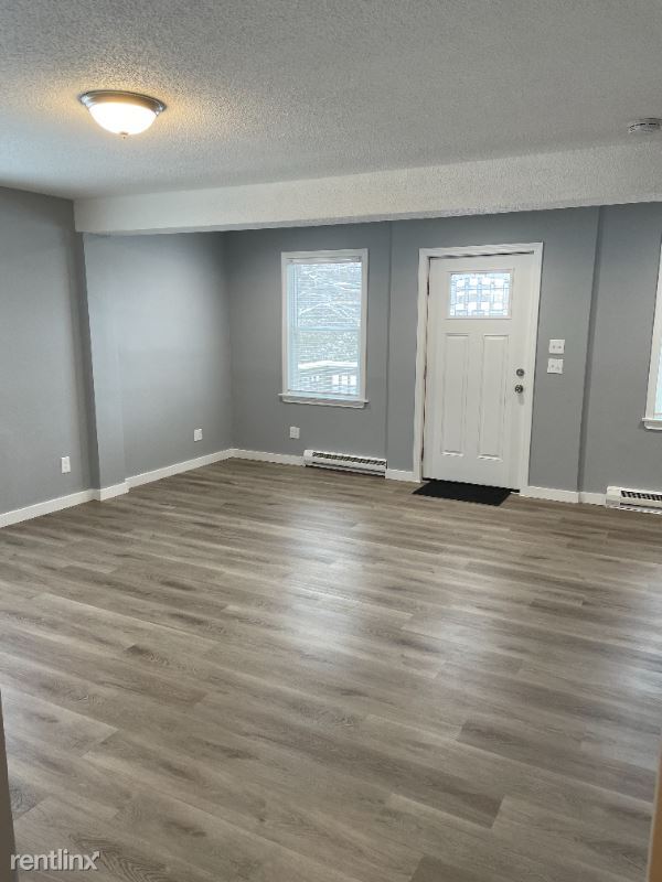 Building Photo - 2 br, 1 bath Townhome - 477 Birch Street