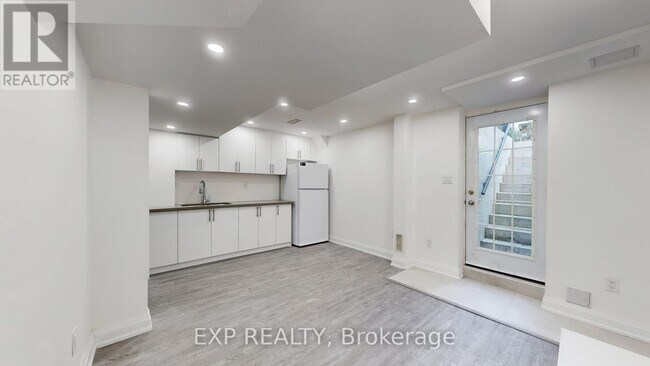 Building Photo - 33 Native Landing