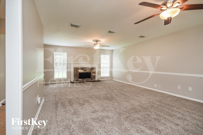 Foto del edificio - 4004 Ashwood Dr