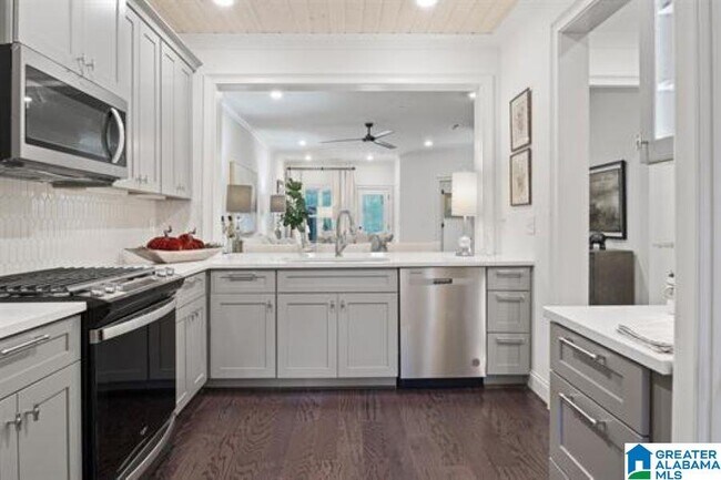 Building Photo - 3009 Vestavia Terrace Dr