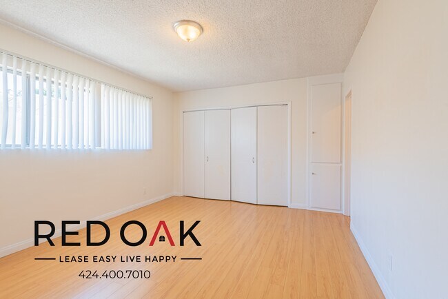 Foto del edificio - 319 S Clark Dr