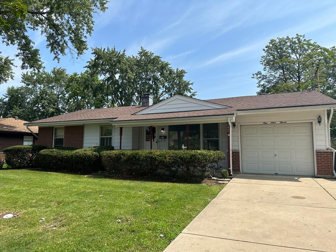 Foto principal - 947 Hartford Ln