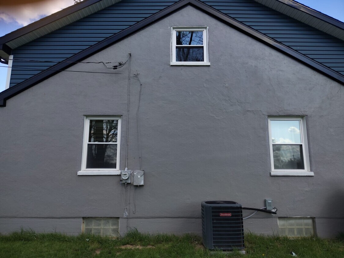 Foto del edificio - 4437 E Kitridge Rd