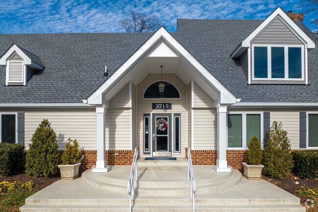 Entrada a la casa club - Salem Run Apartments