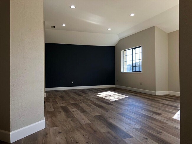 Building Photo - 8074 Iglesia Dr