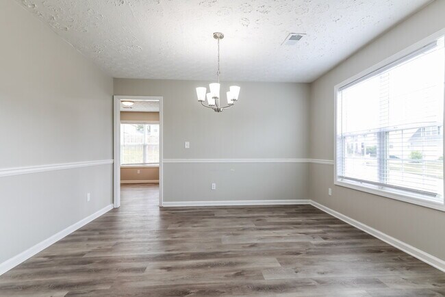 Foto del edificio - 1870 Hillspring Ln