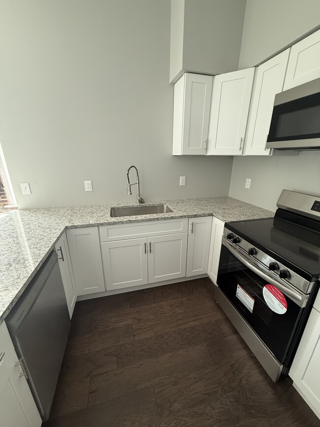 Kitchnen - 111 N Main St