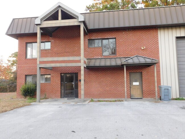 Building Photo - 914 Washington Post Road - Upstairs Apartm...