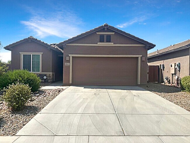 Foto del edificio - Save on Summer APS bills...this house has SOLAR!
