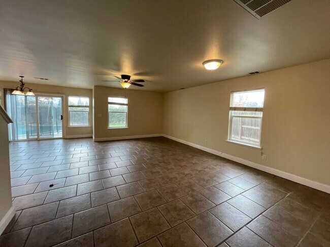 Foto del edificio - 1102 Solstice Ave